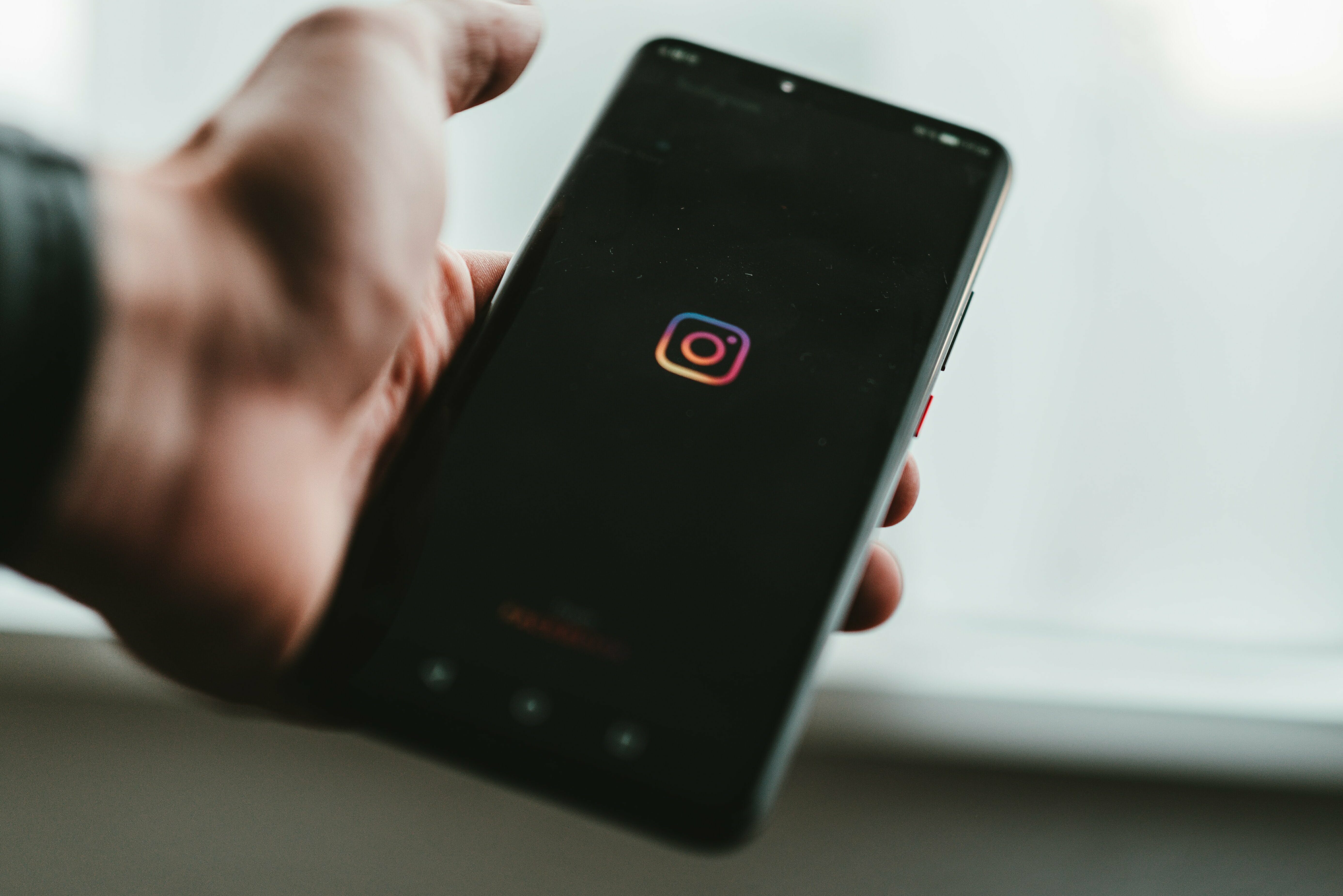 handy mit instagram logo