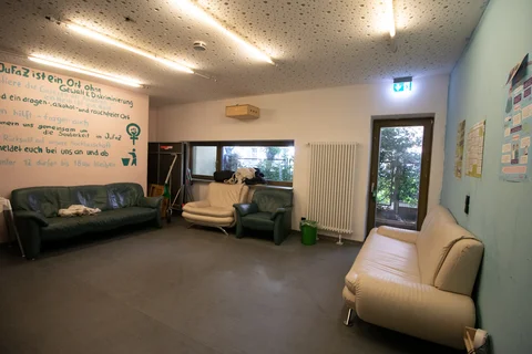 Gemeinschaftsraum mit Sofas und Sesseln